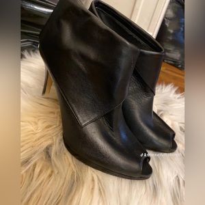 Women shoes size 9/10